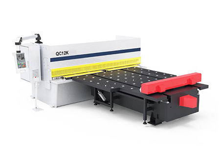 CNC shearing machine